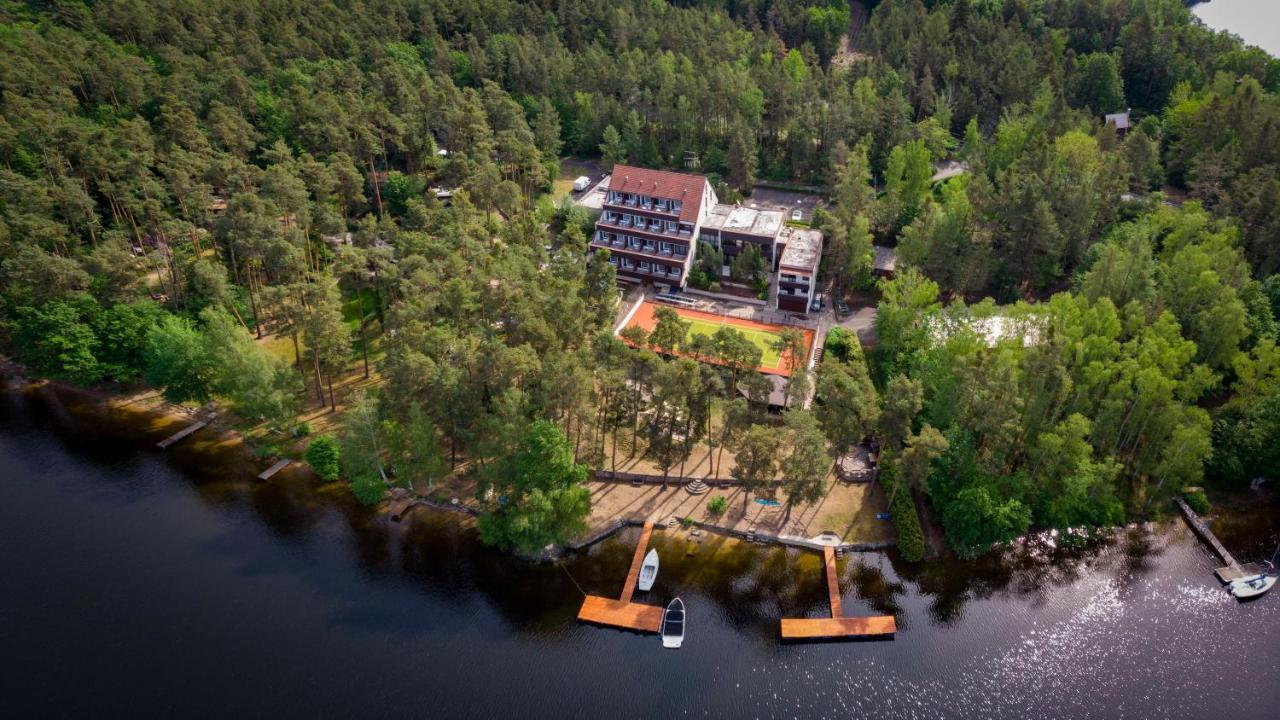 Hotel Hladina - výborné pro firemní akce Nebrich Exterior foto